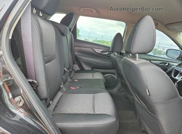 KNMAT2MV9HP588576 2017 NISSAN ROGUE Black Rear interior view