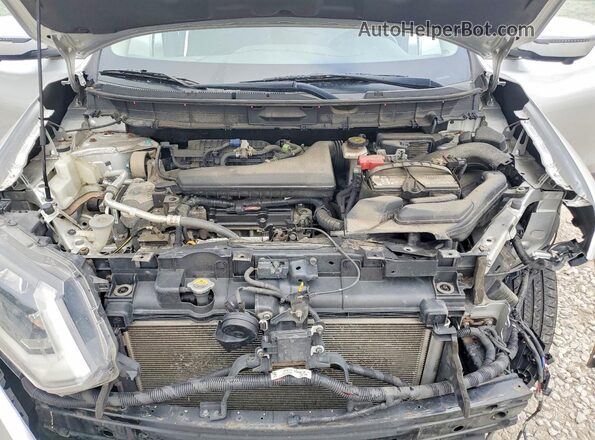 KNMAT2MV9JP566549 2018 NISSAN ROGUE Silver Vista interior trasera