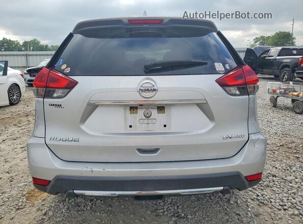 KNMAT2MV9JP566549 2018 NISSAN ROGUE Silver Vista trasera