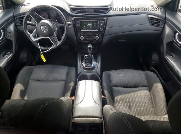 KNMAT2MV9JP566549 2018 NISSAN ROGUE Silver Vista del salpicadero