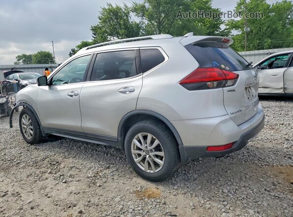 KNMAT2MV9JP566549 2018 NISSAN ROGUE Silver Trasero izquierdo
