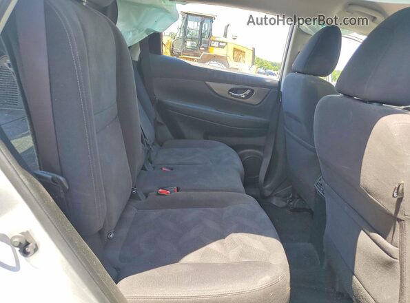 KNMAT2MVXGP626797 2016 NISSAN ROGUE Silver Widok wnętrza z tyłu