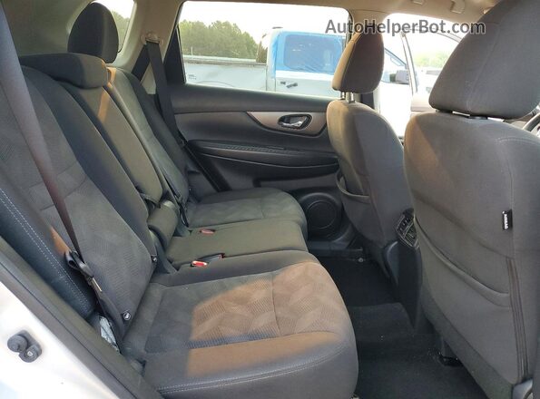 KNMAT2MVXGP649951 2016 NISSAN ROGUE Серебряный Вид задней части салона