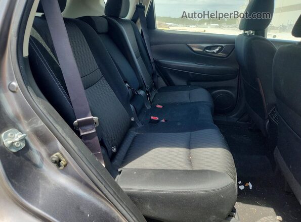 KNMAT2MVXHP516589 2017 NISSAN ROGUE Серый Вид задней части салона