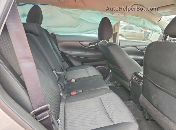 KNMAT2MVXHP602257 2017 NISSAN ROGUE Silver უკანა სავარძლების ხედი