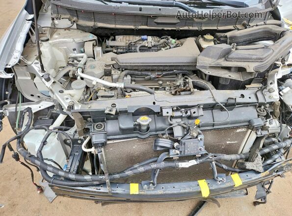 KNMAT2MVXHP602257 2017 NISSAN ROGUE Silver უკანა სალონის ხედი