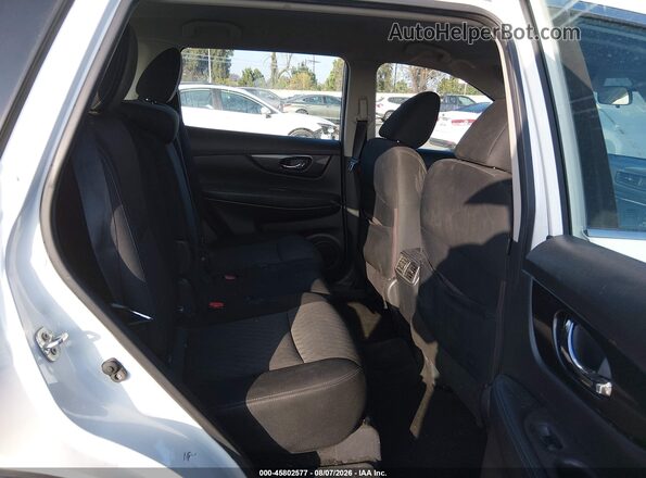 KNMAT2MVXJP501547 2018 NISSAN ROGUE White VIN կոդի պիտակի տեսք