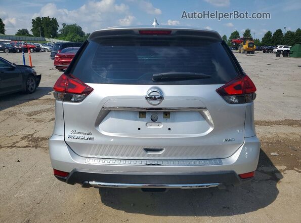 KNMAT2MVXJP512984 2018 NISSAN ROGUE Серебряный Вид сзади