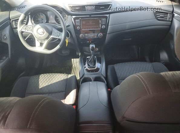 KNMAT2MVXJP512984 2018 NISSAN ROGUE Серебряный Вид панели приборов