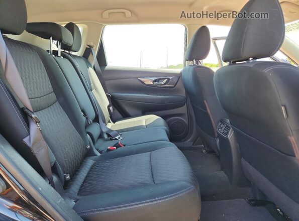 KNMAT2MVXJP516033 2018 NISSAN ROGUE Black Widok tylnych siedzeń