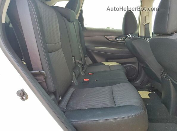 KNMAT2MVXJP531616 2018 NISSAN ROGUE White უკანა სალონის ხედი