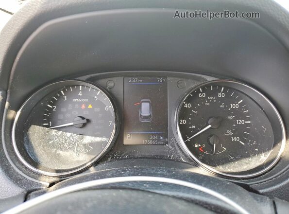 KNMAT2MVXJP531616 2018 NISSAN ROGUE White ხელსაწყოთა პანელის ხედი
