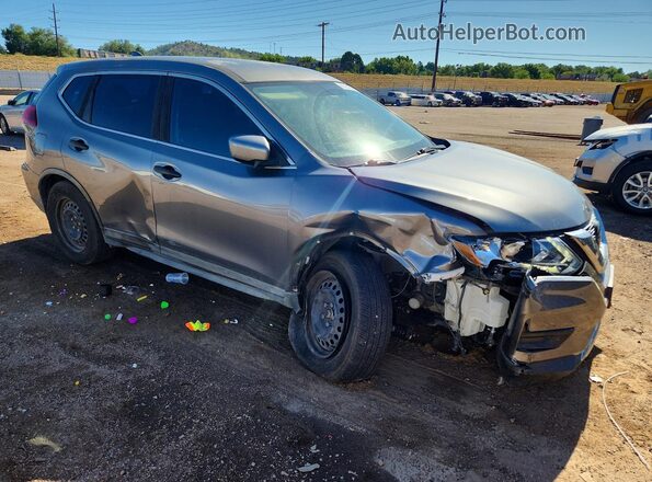 KNMAT2MVXJP557875 2018 NISSAN ROGUE Серый Передняя правая четверть