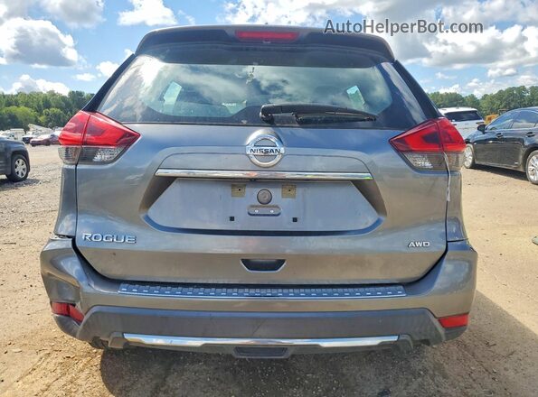 KNMAT2MVXJP606296 2018 NISSAN ROGUE Серый Вид сзади