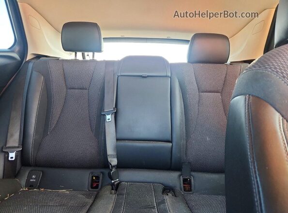 LRBAZLR40ND021320 2022 BUICK ENVISION Red Vista de los asientos traseros