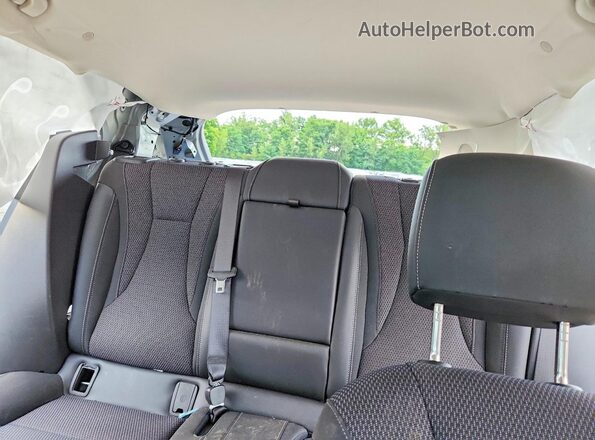 LRBAZLR47MD076068 2021 BUICK ENVISION Silver Widok tylnych siedzeń