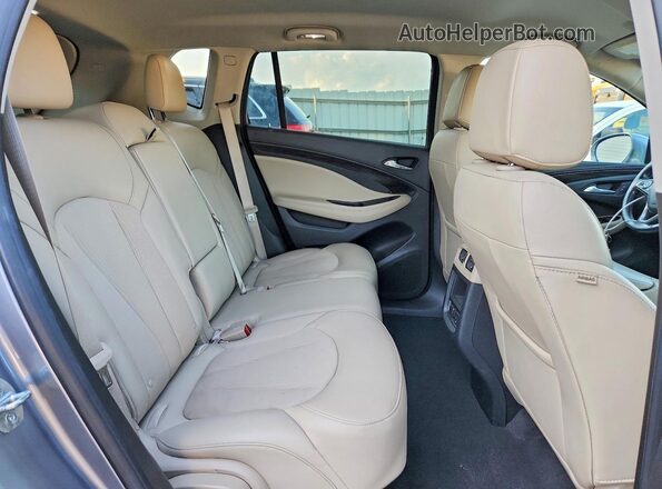 LRBFXBSA1LD069444 2020 BUICK ENVISION Gray Vista interior trasera
