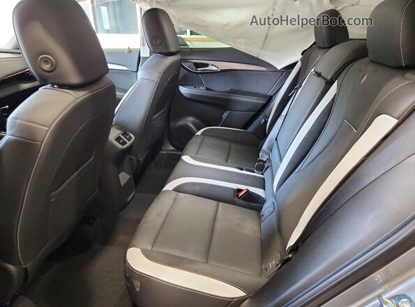 LRBFZLE42SD010519 2025 BUICK ENVISION Silver Вид задньої частини салону