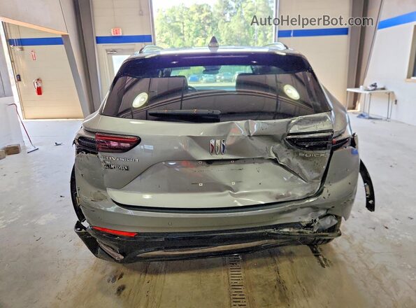 LRBFZLE42SD010519 2025 BUICK ENVISION Silver Вид ззаду