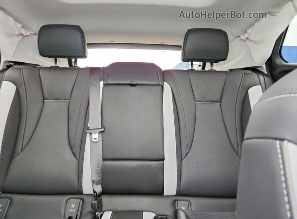 LRBFZLE47SD033343 2025 BUICK ENVISION White Հետևի նստատեղերի տեսք