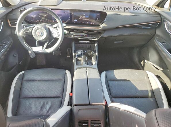 LRBFZLE48SD027308 2025 BUICK ENVISION Красный Вид панели приборов