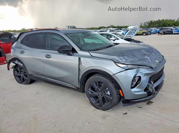 LRBFZLE4XSD010879 2025 BUICK ENVISION Silver წინა მარჯვენა