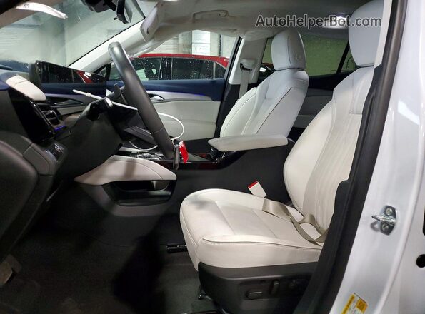 LRBFZME43SD090967 2025 BUICK ENVISION White Սալոնի դիմացի տեսք