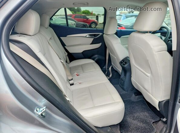 LRBFZME48SD034670 2025 BUICK ENVISION Silver Вид задньої частини салону