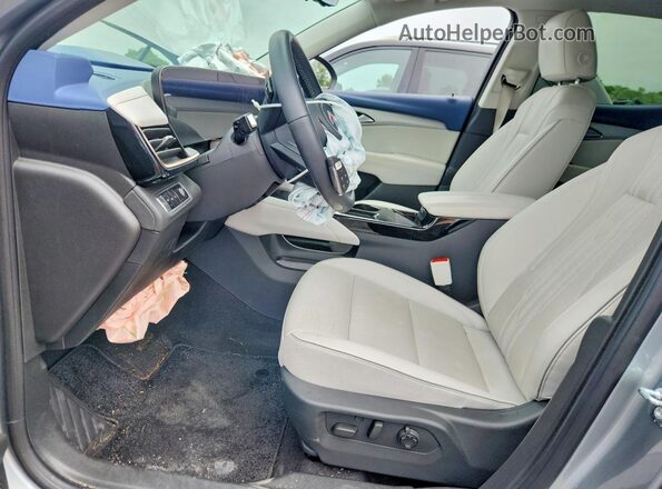 LRBFZME48SD034670 2025 BUICK ENVISION Silver Вид салону спереду