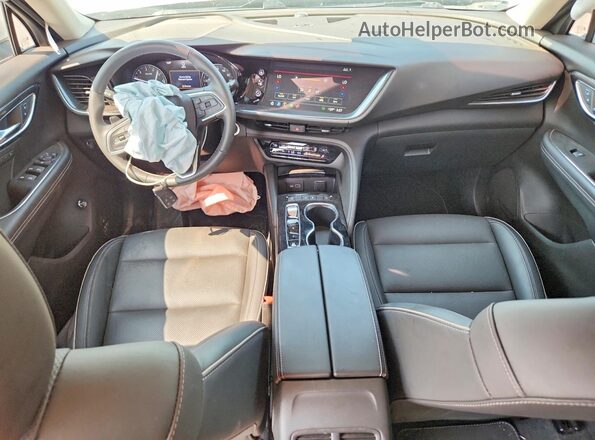 LRBFZNR40PD016980 2023 BUICK ENVISION Белый Вид панели приборов