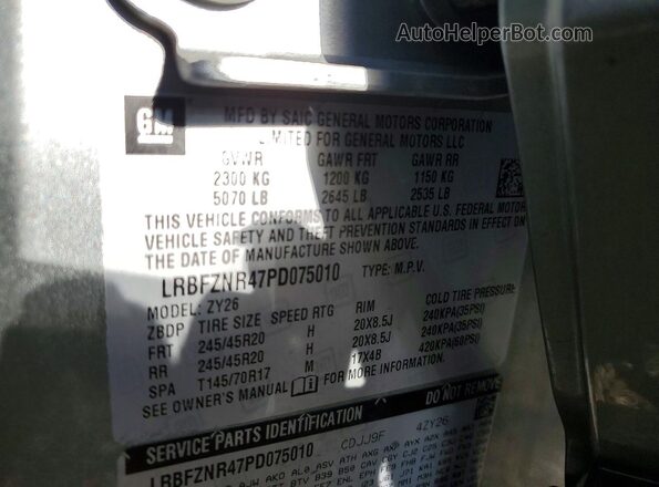 LRBFZNR47PD075010 2023 BUICK ENVISION Silver VIN կոդի պիտակի տեսք