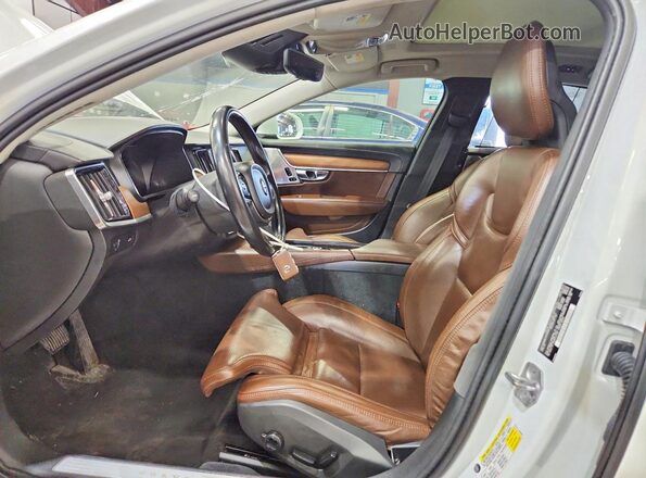 LVY992ML3JP004865 2018 VOLVO S90 White Front interior view