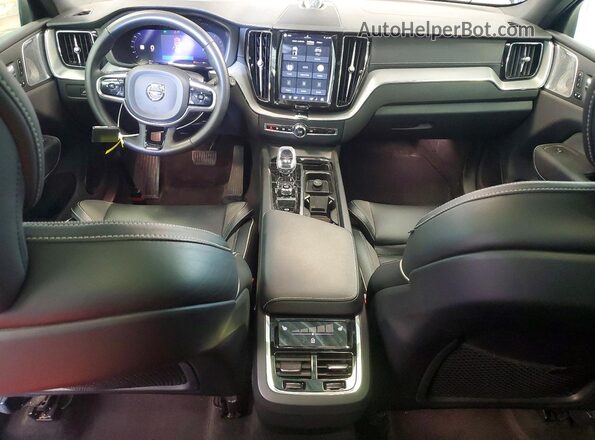 LYV062RX3PB242742 2023 VOLVO XC60 Black Вид панелі приладів