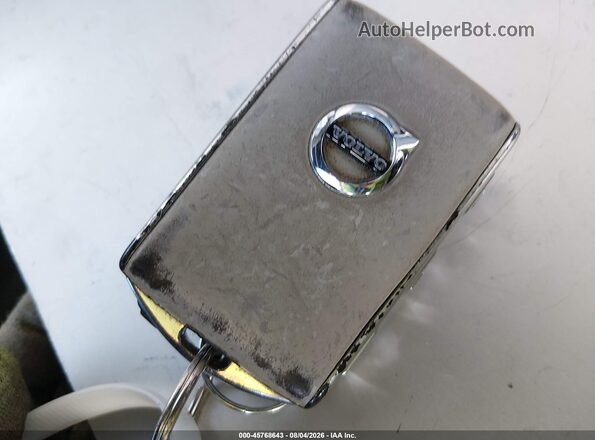 LYV102DL4KB274411 2019 VOLVO XC60 Silver Widok deski rozdzielczej