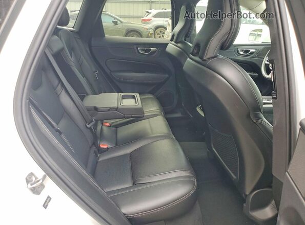 LYV102DL4KB296926 2019 VOLVO XC60 White Vista de los asientos traseros