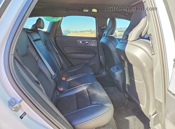 LYV102DM8KB373130 2019 VOLVO XC60 White Սալոնի հետևի տեսք