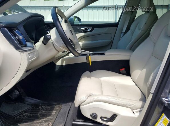 LYV102RK0KB292789 2019 VOLVO XC60 Silver Սալոնի դիմացի տեսք