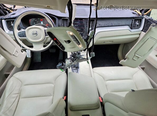 LYV102RK6KB242186 2019 VOLVO XC60 Black Vista del salpicadero