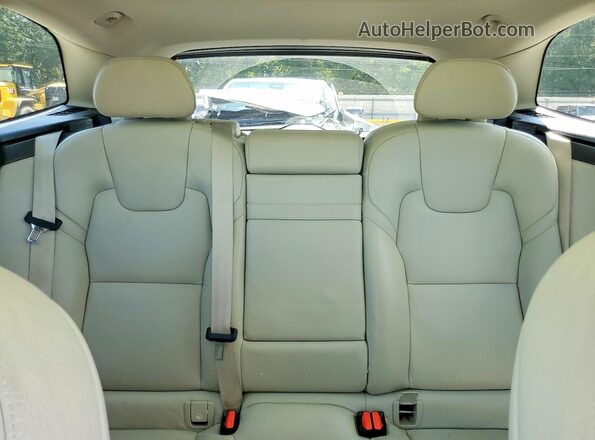 LYV102RK9JB109937 2018 VOLVO XC60 Silver Вид задніх сидінь