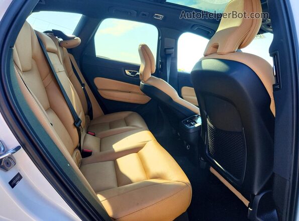 LYV102RL4KB293467 2019 VOLVO XC60 White Вид задніх сидінь