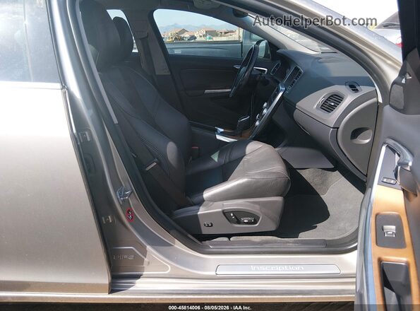 LYV402FK9GB098383 2016 VOLVO S60 INSCRIPTION Silver Սալոնի դիմացի տեսք