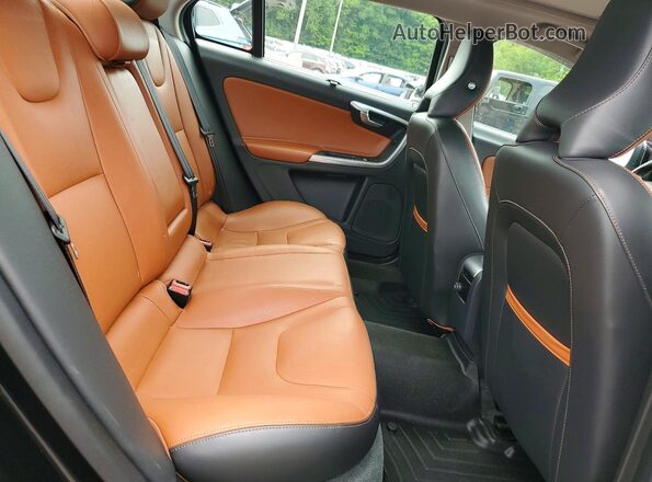 LYV402TK8JB190404 2018 VOLVO S60 Black Widok tylnych siedzeń