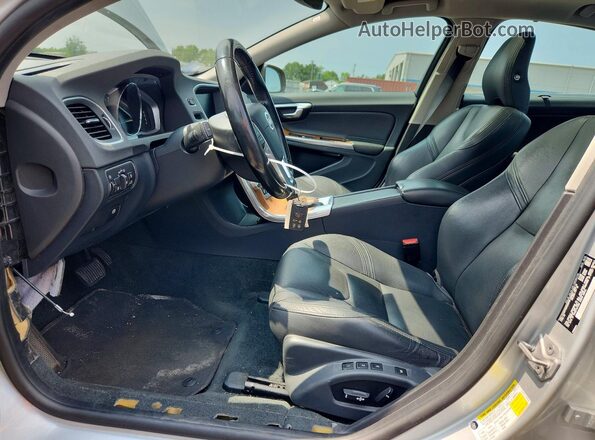 LYV402TM2HB126709 2017 VOLVO S60 Silver Вид салону спереду