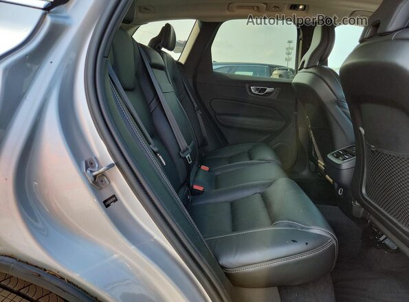 LYVA22RL0KB211468 2019 VOLVO XC60 Silver Vista interior trasera