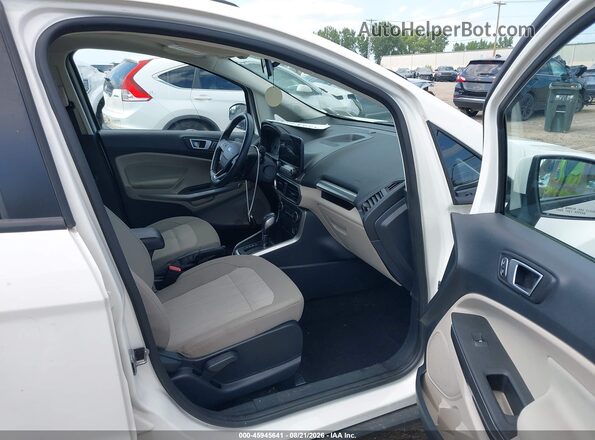 MAJ6P1UL3JC197994 2018 FORD ECOSPORT Белый Вид салона спереди