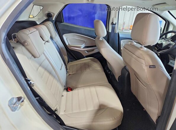 MAJ6S3KL9MC407371 2021 FORD ECOSPORT White Вид задньої частини салону