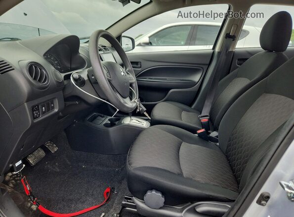 ML32AUHJXRH017500 2024 MITSUBISHI MIRAGE Silver Вид салону спереду