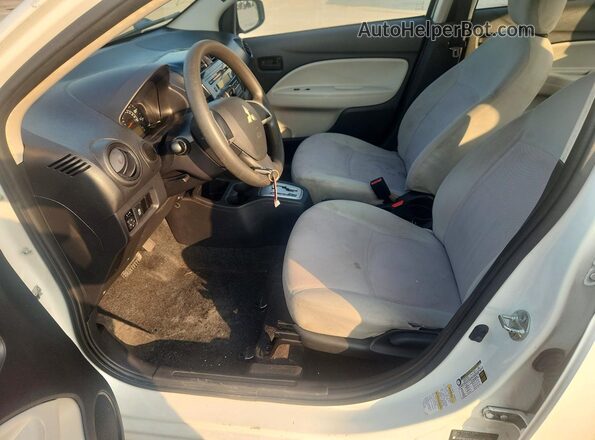 ML32F3FJ3HH003497 2017 MITSUBISHI MIRAGE White Widok wnętrza z przodu
