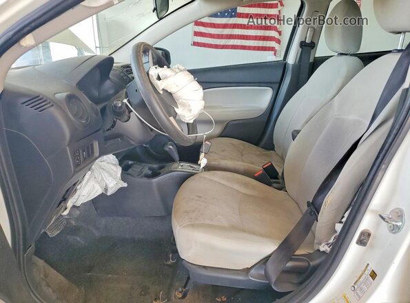 ML32F3FJ3JHF09324 2018 MITSUBISHI MIRAGE White Front interior view