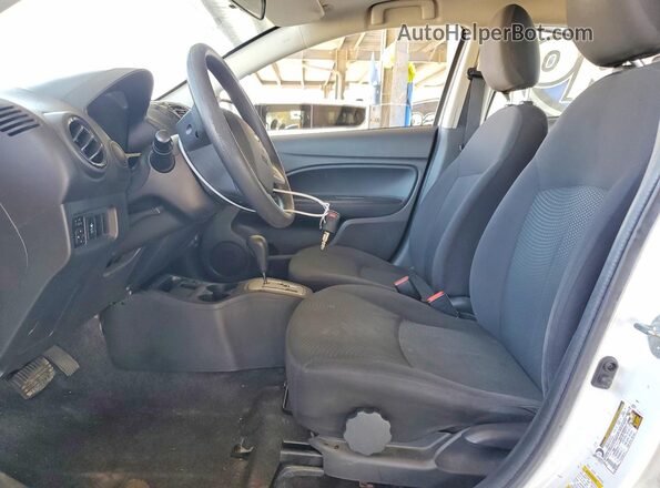 ML32F3FJ8LHF12609 2020 MITSUBISHI MIRAGE White Widok wnętrza z przodu